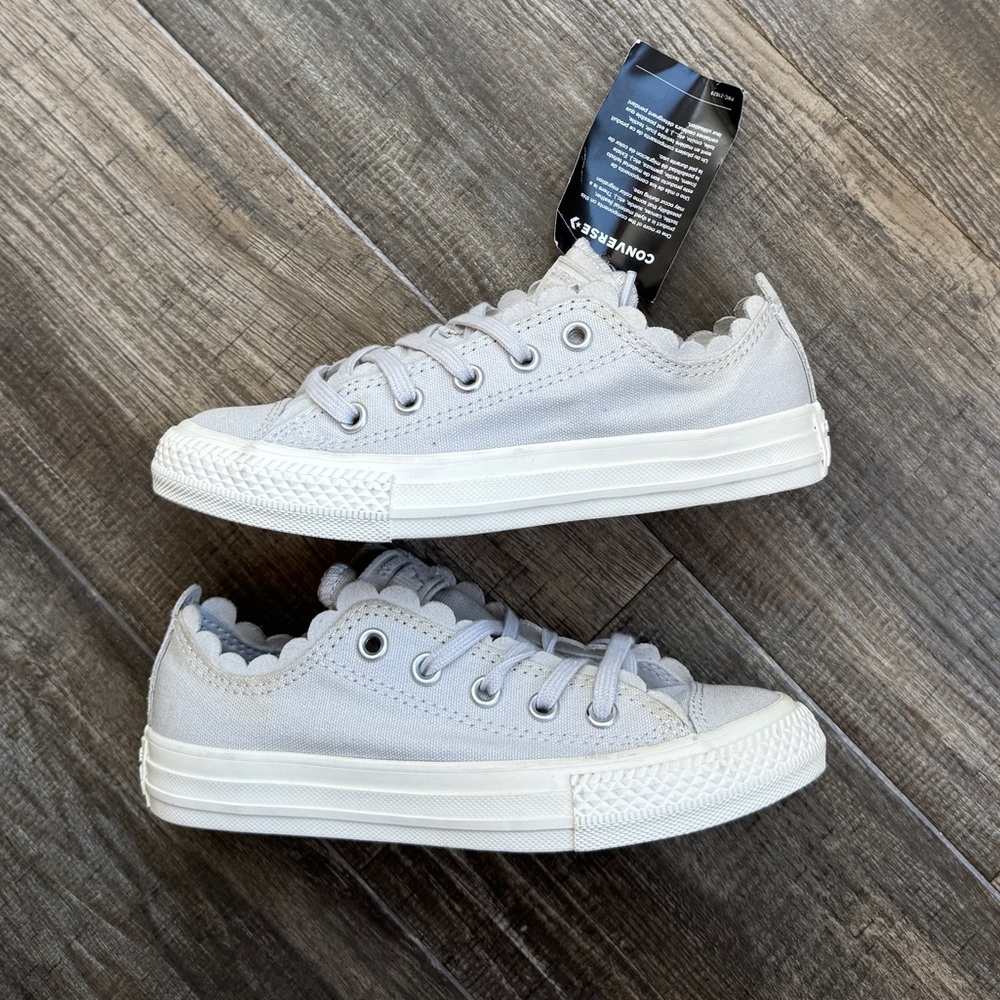 NWT brand new Converse gray low top girls sneakers shoes 12.5